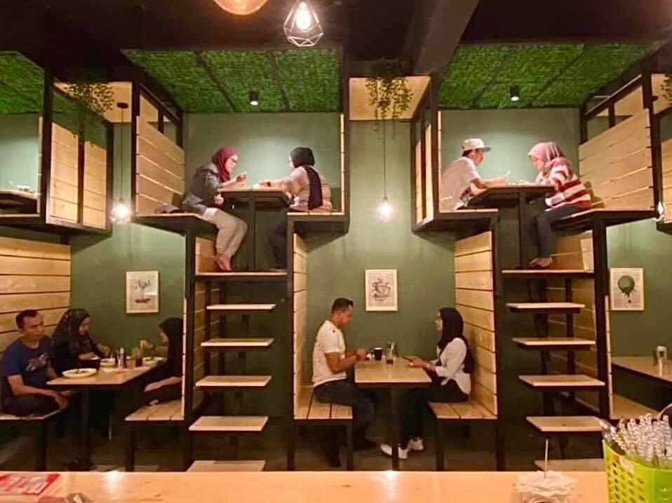 (c) cafe takdak nama